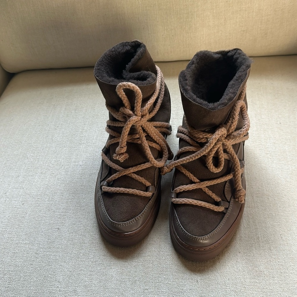 Inuikii taupey brown boot. Size 39. Pre owned.